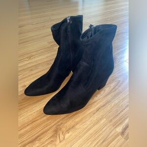 Steven Madden Black Suede Booties Size 8M